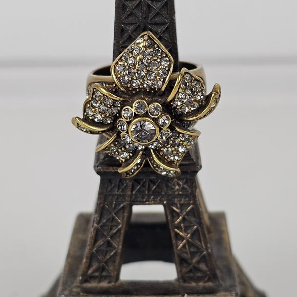 Heidi Daus cocktail ring with smoky rhinestone ribbon bouquet size 12 - Picture 1 of 6